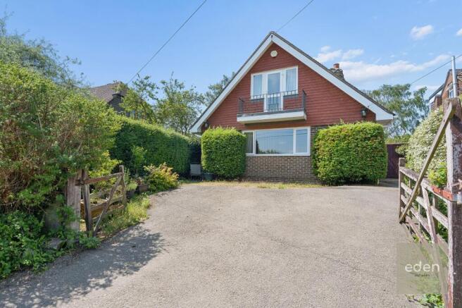 3 bed property, in Ford Lane, £675,000
