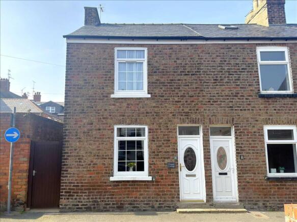 3 bed property, in Chapel Street, £195,000