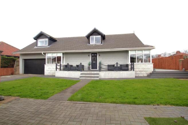3 bed property, in Queensland Avenue, £350,000