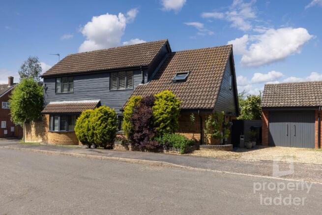 5 bed property, in Webster Close, £625,000