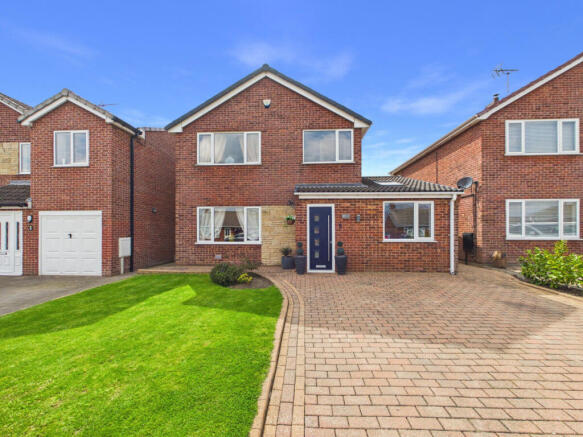 4 bed property, in Chesterfield S42, £325,000