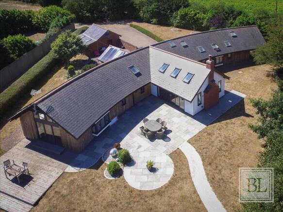 5 bed property, in Brightwell Road, £1,050,000