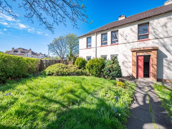 2 bed property, in 6/1 Glendevon Avenue, £185,000