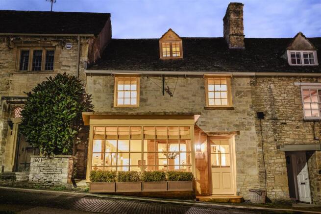 3 bed property, in The Hill, £1,825,000