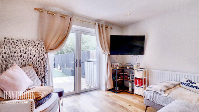 3 bed property, in Staveley Road, £180,000