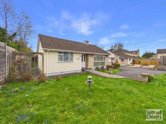 2 bed property, in Wells Road, £315,000