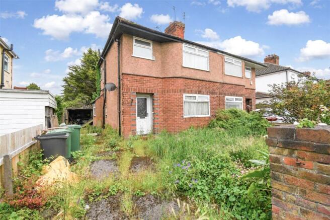 3 bed property, in Kingsmead Road, £150,000