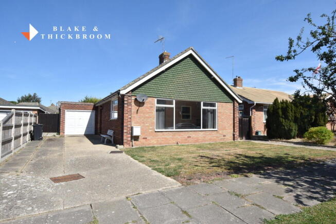 2 bed property, in Holmbrook Way, £375,000