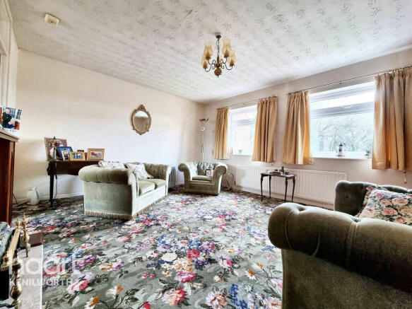 3 bed property, in Frythe Close, £210,000