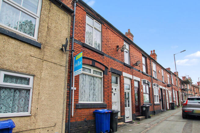 3 bed property, in Burton Road, £65,000