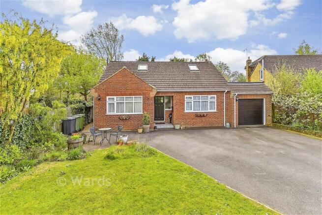 4 bed property, in Manor Rise, £675,000