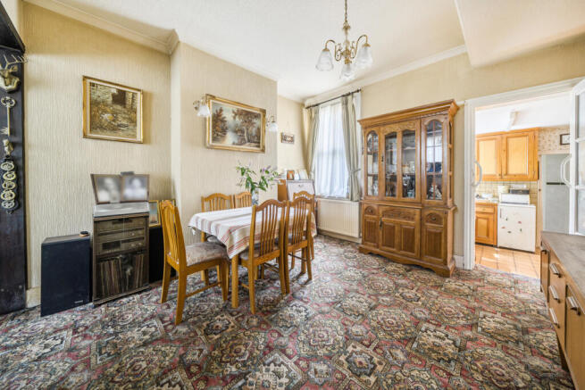 3 bed property, in Church Gardens, £785,000