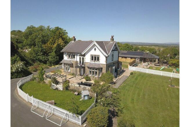 4 bed property, in Springfield, £899,950