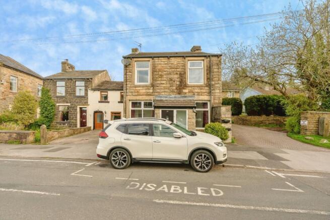 2 bed property, in Halifax Road, £149,950