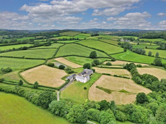 6 bed property, in Broadhempston, £1,920,000
