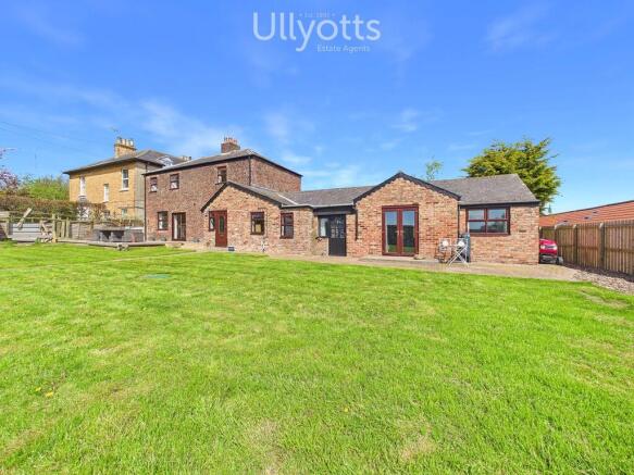 5 bed property, in Beverley Road, £695,000