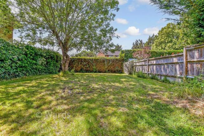 5 bed property, in Southgate Road, £500,000