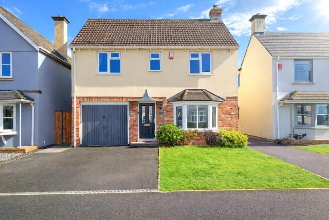 4 bed property, in St. Christophers Way, £540,000