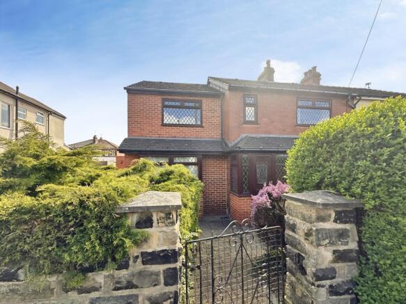 4 bed property, in Vesper Walk, £350,000