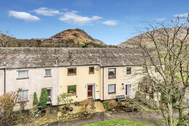 4 bed property, in 18 High Fieldside, £335,000