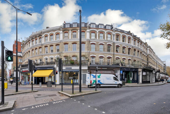 Studio, in Earls Court Road, £200,000
