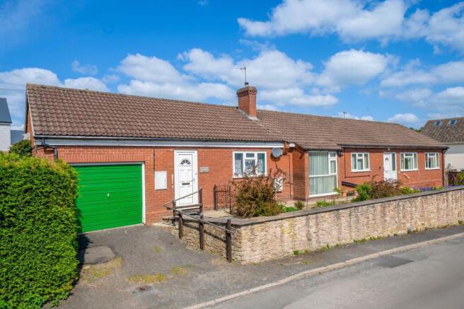 3 bed property, in Rock Lane, £200,000