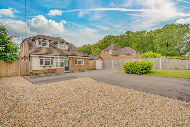 4 bed property, in Springles Lane, £899,995