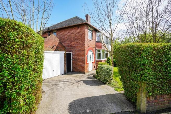 3 bed property, in Richworth Road, £260,000