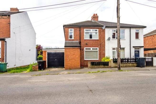 2 bed property, in Helena Street, £180,000