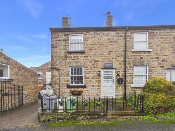 2 bed property, in Dimple Head, £219,995
