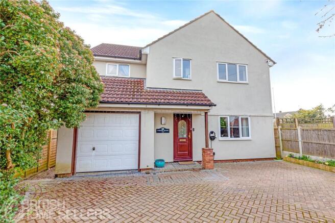 4 bed property, in Broadfield, £575,000