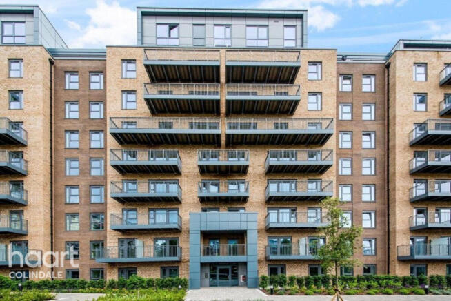 1 bed property, in Farington House, £400,000