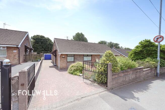 2 bed property, in Moorland Road, £172,000
