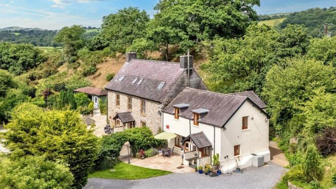 7 bed property, in Little Hall, £995,000