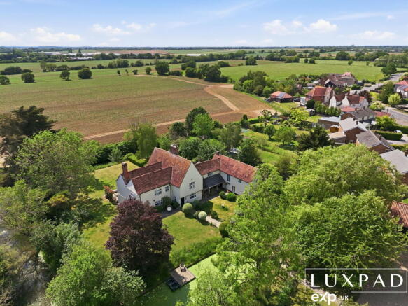5 bed property, in Woodhall, £1,500,000
