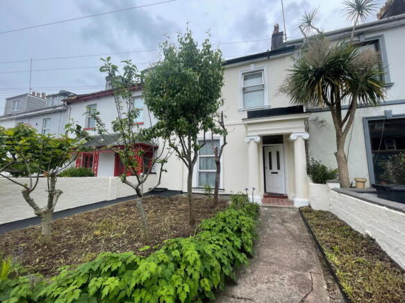 3 bed property, in Abbey Road, £240,000