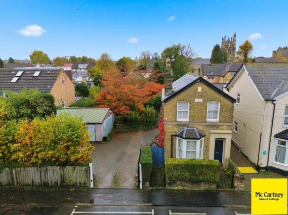 3 bed property, in Hamlet Road, £925,000