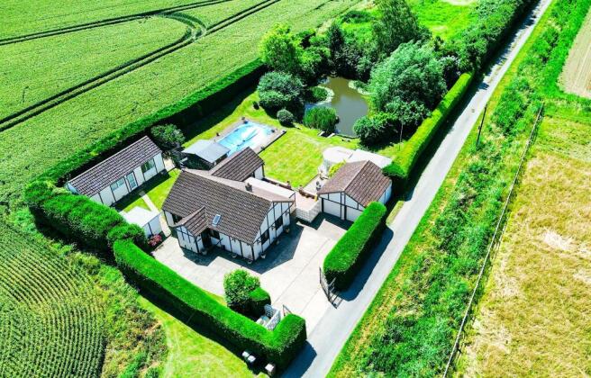 3 bed property, in Bardyke Bank, £425,000
