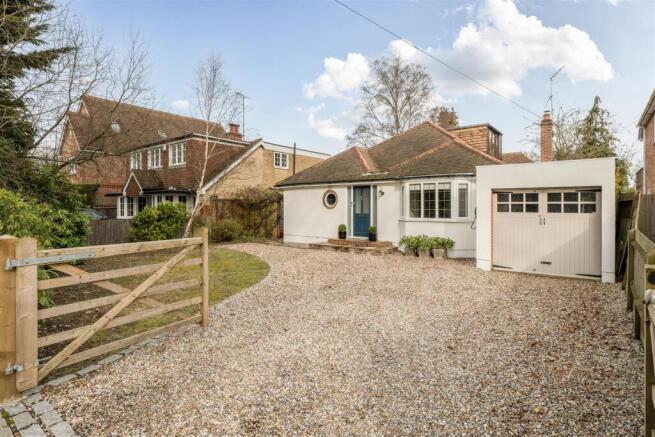 4 bed property, in Finchampstead Road, £900,000