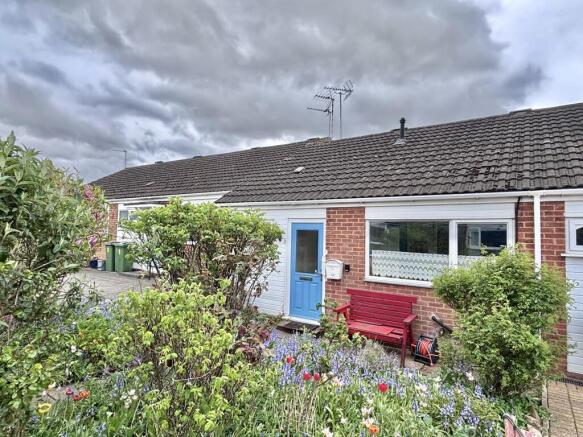 1 bed property, in The Coppice, £185,000