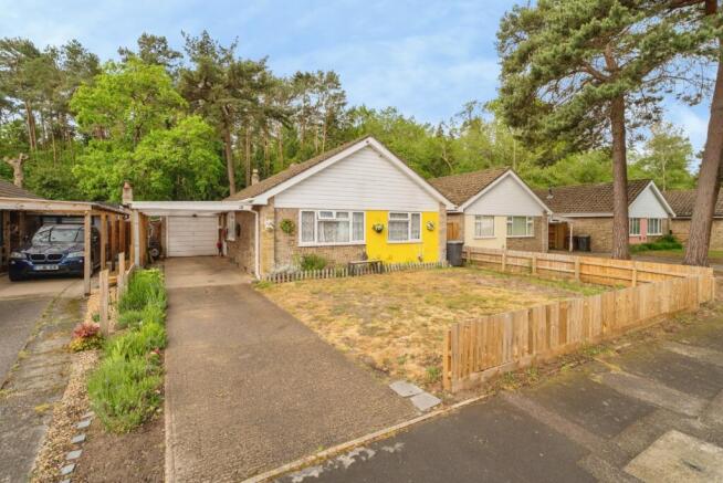 3 bed property, in Woodlands Way, £360,000