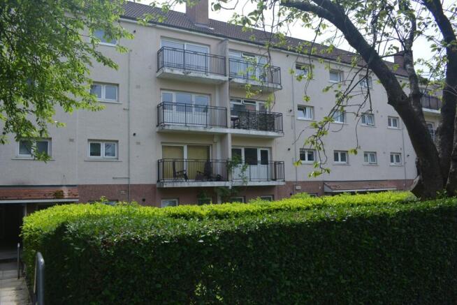 2 bed property, in Prospecthill Road, £80,000