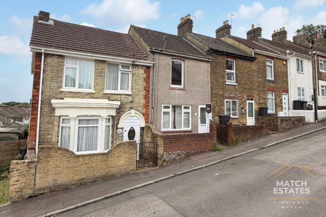 2 bed property, in Oswald Place, £150,000