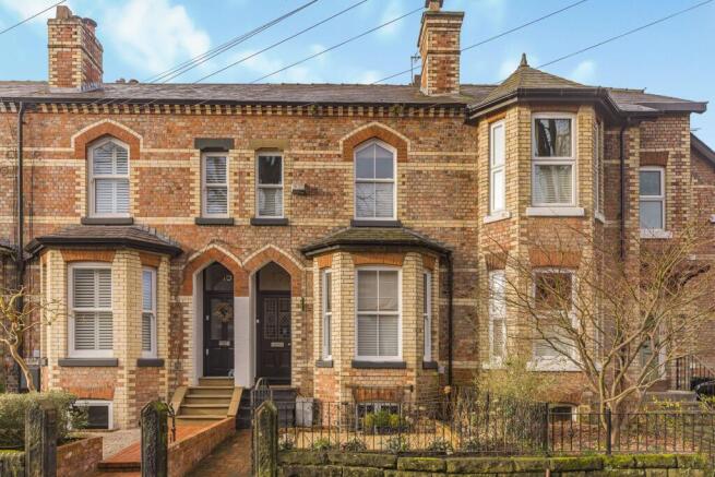 3 bed property, in Linden Avenue, £550,000