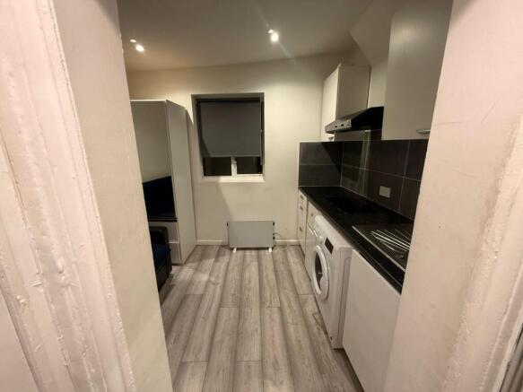 1 bed property, in Flat Ground Floor Rear, £150,000