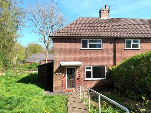 2 bed property, in Woodhall Place, £80,000