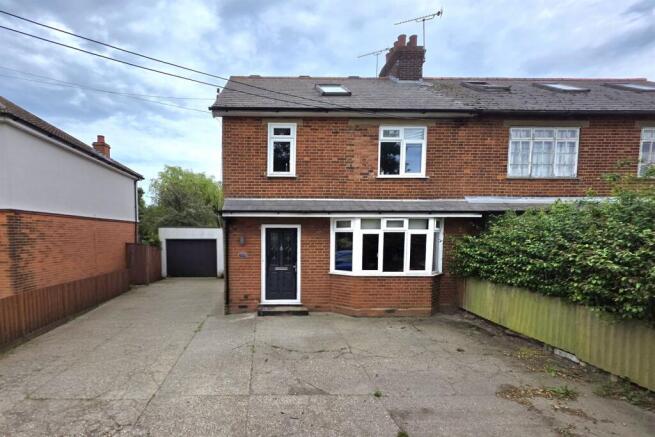 4 bed property, in Broad Road, £400,000