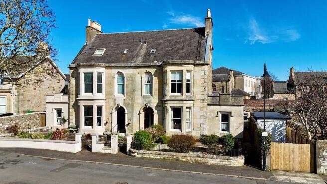 3 bed property, in Montgomerie Terrace, £190,000
