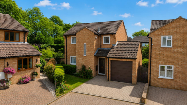 3 bed property, in Hetton Close, £350,000