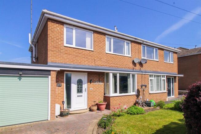 3 bed property, in Keren Grove, £285,000
